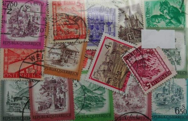 Austria 500 Stamps (432)