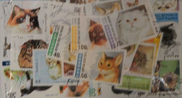 Cats 25 Stamps (M48)