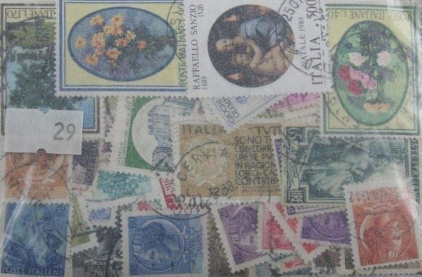 Italy 100 Stamps (29)