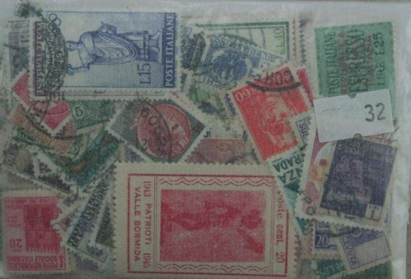 Italy 300 Stamps (32)