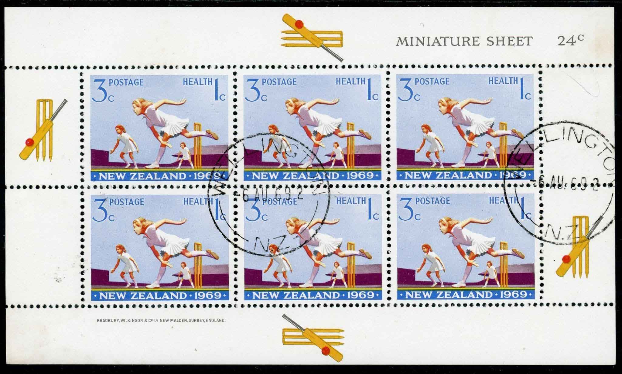 New Zealand 1969 SG.MS902 F/U (2 sheets)