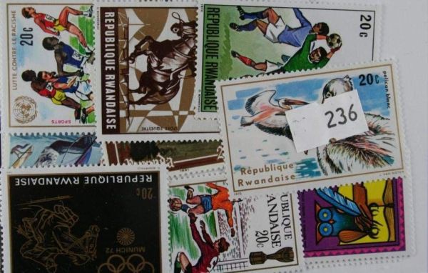 Ruanda 25 Stamps (236)