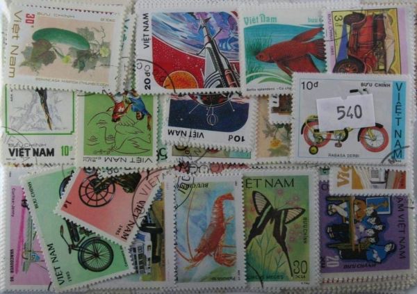 Vietnam 300 Stamps (540)