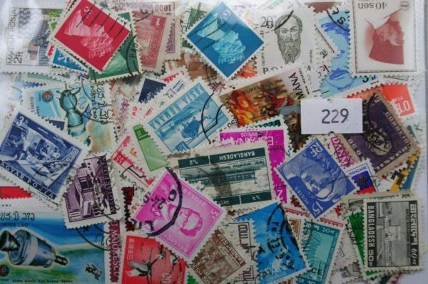 Worldwide 325 Stamps (229)